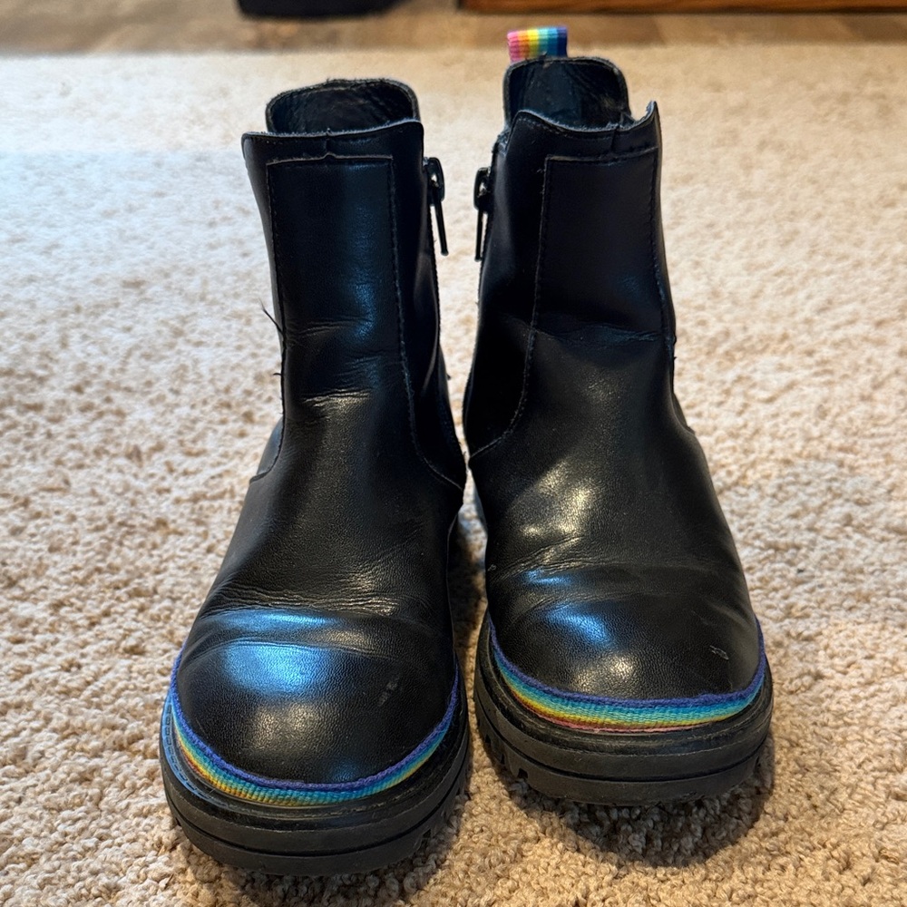 Kids Black Chelsea Ankle Boots with Rainbow Trim (Kurt Geiger- London)